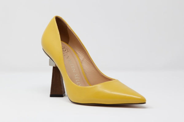 Winnie's Masterpiece Brazilian Leather Pointed Pump