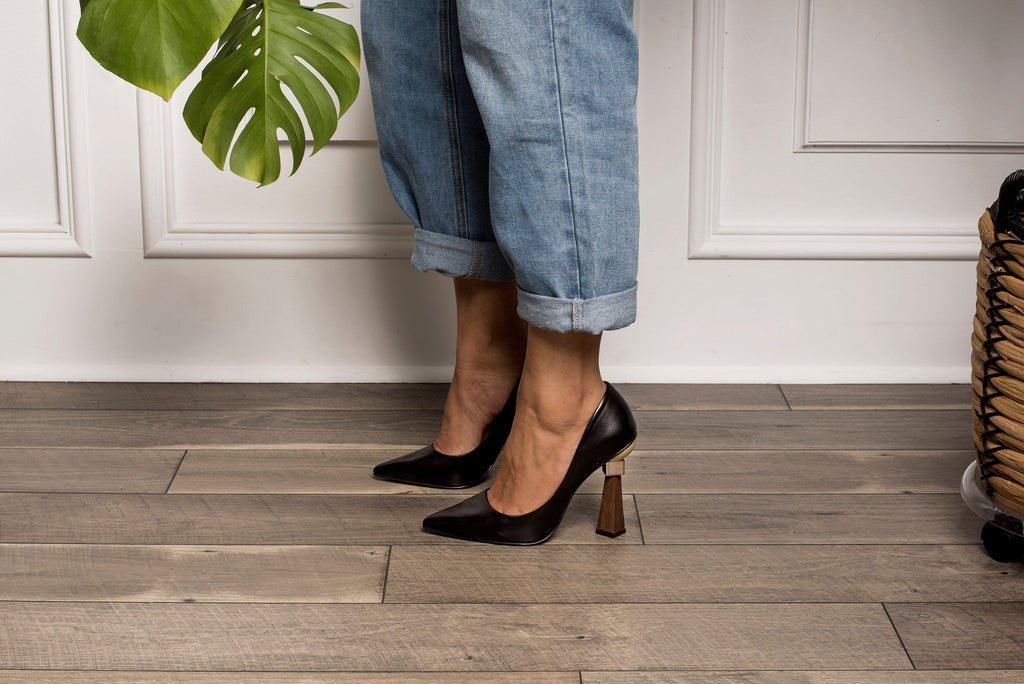 Winnie's Masterpiece Brazilian Leather Pointed Pump